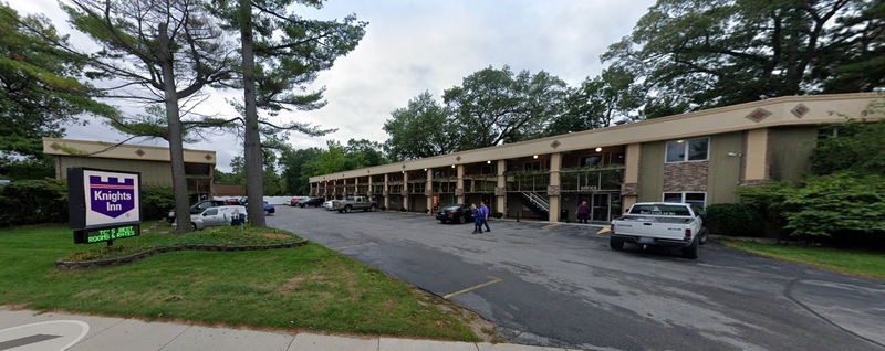 Pine Crest Motel (Knights Inn) - Street View